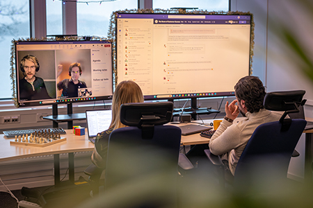 Enligt en undersökning om framtidens arbetsliv är mötet med kollegor den främsta fördelen med att arbeta på plats.