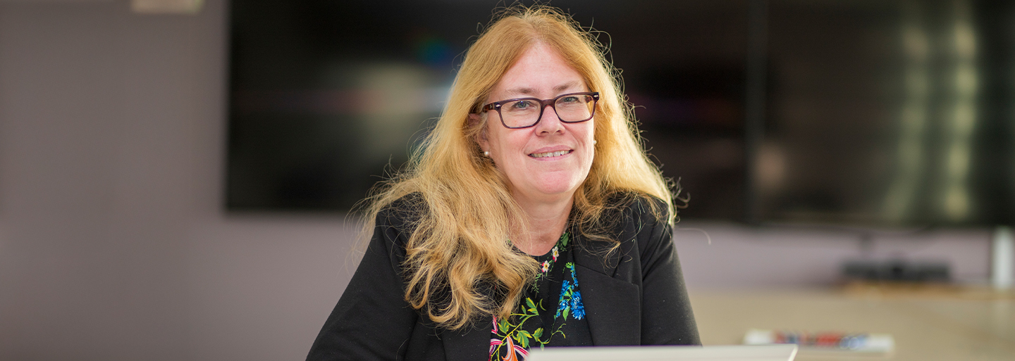 Therese Frennberg, avdelningschef för den brottsförebyggande avdelningen vid Bolagsverket, ser positivt på de skärpta kraven som ska bekämpa ekobrott.