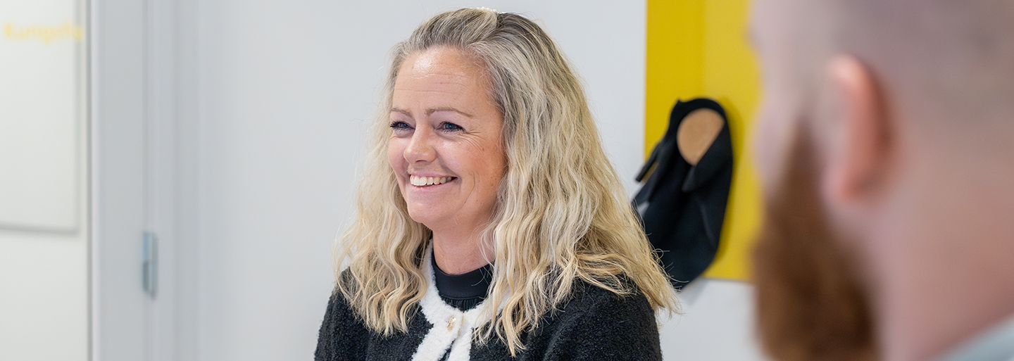 Hogias expert förklarar hur OpenHR Lön hjälper dig genomföra både lönerevisionen och den retroaktiva löneuträkningen snabbt och smidigt.