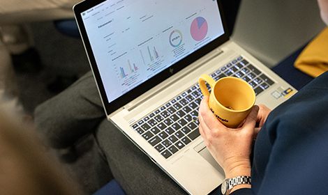 Hogias expert förklarar hur OpenHR Lön automatiserar semesterberäkningar och ger företag bättre kontroll över semesterskulden.