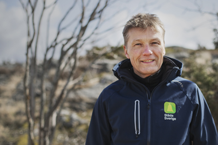 Mårten Heslyk, projektledare för Städa Sveriges miljöprojekt i västra Sverige