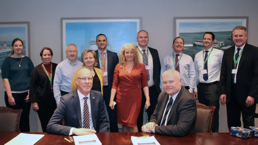 Irish Ferries signed an agreement with Hogia Ferry Systems.