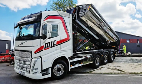 Schaktbil fra transportselskapet MLC
